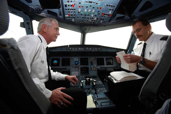 How much do pilots earn around the world?